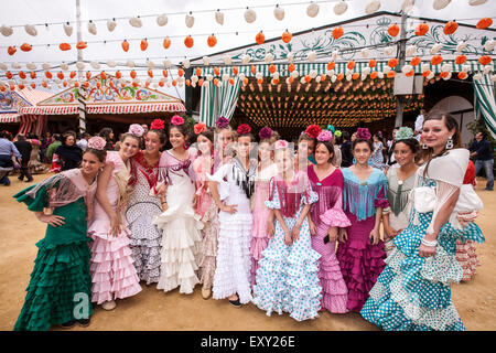 In Tracht Sevilla in Sevilla, Andalusien, Spanien, Europa. Auf April Feria Festival. © Paul Quayle Stockfoto