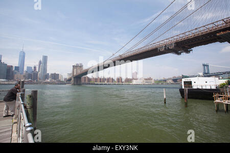 NEW YORK - 28. Mai 2015: Ansicht von Manhattan aus Brooklyn Heights Park wie auf gesehen kann 28,2015. Stockfoto