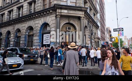 Vito Schnabels heiß ersehnte 190 Bowery Show schließt bevor es sogar mit öffnet: Atmosphäre wo: New York City, New York, Vereinigte Staaten, wann: 16. Mai 2015 Stockfoto