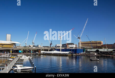 Baustelle in der Nähe zum Meer und Hafen Stockfoto