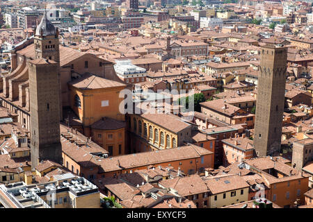 Bologna-Kathedrale aus dem Torre Degli Asinelli Stockfoto