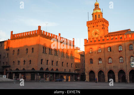 Palazzo dei Notai und Palazzo D'Accursio, Bologna im frühen Morgenlicht Stockfoto