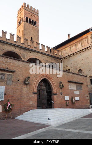 Palast, Palazzo Re Enzo und Torre dell'Arengo, Bologna. Stockfoto