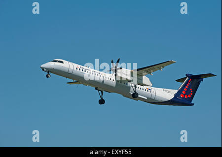 FlyBe DHC Dash 8-402 acht Regionalverkehrsflugzeug im Besitz von FlyBe von Brussels Airlines betrieben.  SCO 9978. Stockfoto