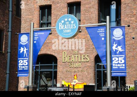 Eingang zum The Beatles Story Gebäude am Albert Dock, Liverpool, Merseyside, England, UK, Westeuropa. Stockfoto