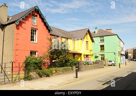 Stryd Fawr (High Street) in Llanberis, das Dorf am Fuße der Snowdon und beliebt für outdoor-Aktivitäten. Stockfoto