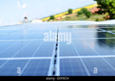 Detail eines Photovoltaik-Panels für erneuerbare elektrische Produktion Stockfoto