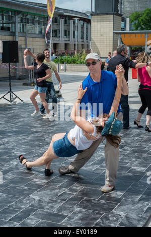 Bristol 18. Juli 2015 riesige Menschenmassen genießen das sonnige Wetter und Festlichkeiten im Bristol Hafen-Festival Credit: Paul Chambers/Alamy Live News Stockfoto