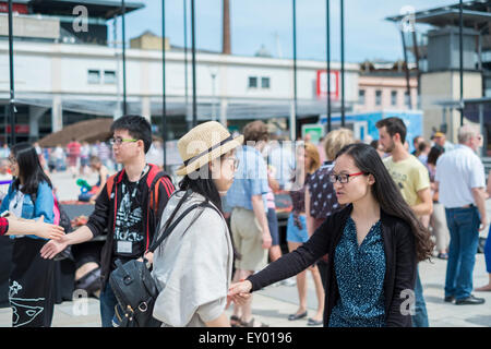 Bristol 18. Juli 2015 riesige Menschenmassen genießen das sonnige Wetter und Festlichkeiten im Bristol Hafen-Festival Credit: Paul Chambers/Alamy Live News Stockfoto