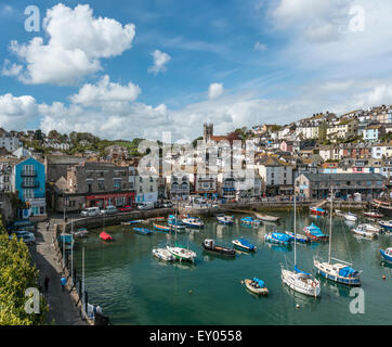 Hafen der kleinen Küstenstadt Brixham an der Torbay Küste, Devon, England Stockfoto