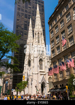 St. Patrick's Cathedral ist ein historisches Wahrzeichen in New York City, USA Stockfoto