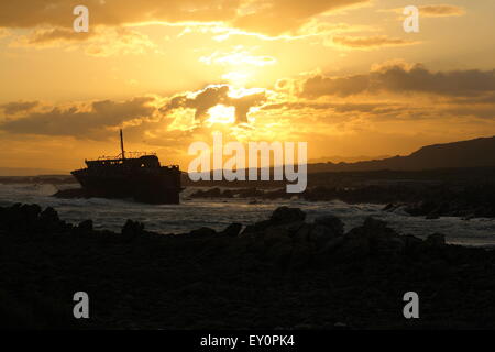 Blick auf den Sonnenuntergang der Meisho Maru Schiffbruch am Kap Agulhas Stockfoto