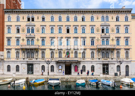 Palazzo Gopcevich beherbergt das Civico Museo Teatrale Carlo Schmidl in Triest, Italien Stockfoto