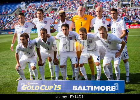 Baltimore, MD, USA. 18. Juli 2015. Team USA ab 11 während des CONCACAF Gold Cup-Viertelfinale-Spiels zwischen USA und Kuba im M & T Bank Stadium in Baltimore, MD. Jacob Kupferman/CSM/Alamy Live-Nachrichten Stockfoto