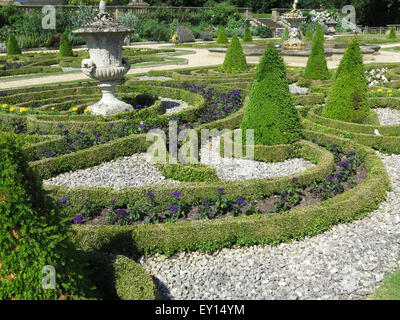 Die Terrasse am Harewood House, Nr Leeds, Yorkshire, Großbritannien Stockfoto