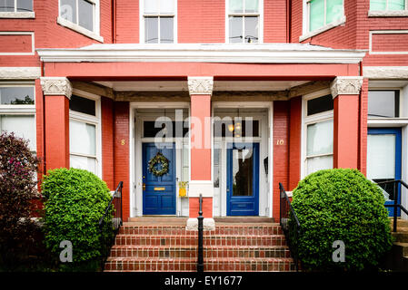 Blauen Fronttüren, 8 & 10 East Main Street, Richmond, Virginia Stockfoto