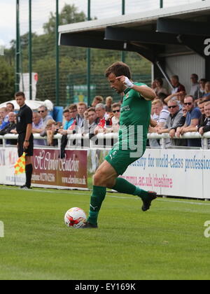 Nantwich, UK. 19. Juli 2015. Nantwich Town Sam Hall während der Vorsaison Freundschaftsspiel im The Weaver-Stadion, unterhalten Nantwich als Nantwich Town Crewe Alexandra. Bildnachweis: SJN/Alamy Live-Nachrichten Stockfoto