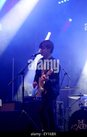 Galway, Irland. 18. Juli 2015. Der akademischen führen Sie auf dem Festival Grand Chapiteau im Rahmen des Galway Arts Festival, Galway City Samstag, 18. Juli 2015. Bildnachweis: Doreen Kennedy/Alamy Live-Nachrichten Stockfoto