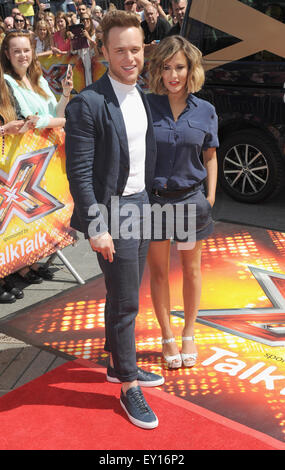 London, UK, UK. 19. Juli 2015. Olly Murs und Caroline Flack kommen für den London-Auditions von The X Factor in der Wembley Arena. © Ferdaus Shamim/ZUMA Draht/Alamy Live-Nachrichten Stockfoto