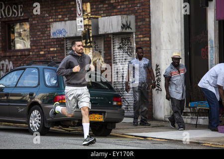 Rechtsausleger ist eine bevorstehende 2015 American Sports Drama Film unter der Regie von Antoine Fuqua und geschrieben von Kurt Sutter. Die Hauptrollen, Jake Gyllenhaal, Forest Whitaker und Rachel McAdams.   Dieses Foto ist nur zu redaktionellen Zwecken und unterliegen dem Copyright von der Filmgesellschaft und/oder der Fotograf von dem Film oder der Firma zugeordnet und kann nur durch Veröffentlichungen im Zusammenhang mit der Förderung der oben genannten Film reproduziert werden. Eine obligatorische Gutschrift auf die Filmgesellschaft ist erforderlich. Der Fotograf sollte auch angerechnet werden, wenn bekannt. Stockfoto