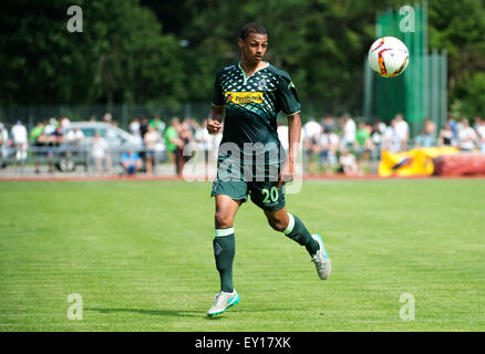 Rottach-Egern, Deutschland. 19. Juli 2015. Fußball-Testspiel: Borussia Moenchengladbach - Standard Lüttich findet in Rottach-Egern, Deutschland, 19. Juli 2015. Mönchengladbach Djibril Sau während des Spiels. Foto: Daniel Naupold/Dpa/Alamy Live News Stockfoto