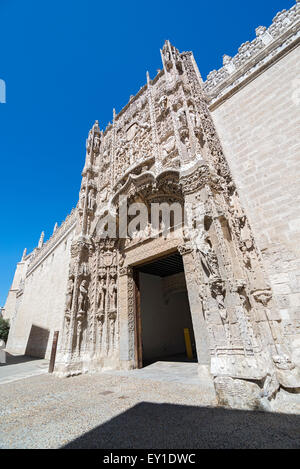 Dekorative plateresken Fassade des Museums Colegio de San Gregorio in Valladolid, Spanien Stockfoto