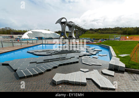 Wasserspiele im Bereich Wasser spielen im Park bei Falkirk Wheel, Falkirk, Schottland, UK Stockfoto