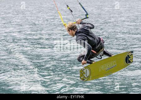 Starker Wind zum Kitesurfen am Achensee Lake Stockfoto