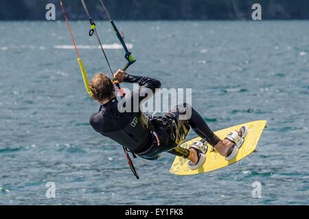 Starker Wind zum Kitesurfen am Achensee Lake Stockfoto