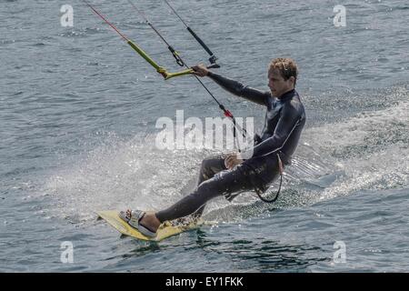 Starker Wind zum Kitesurfen am Achensee Lake Stockfoto