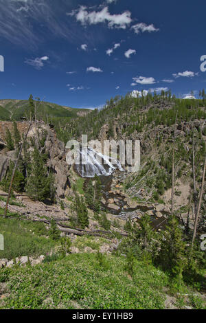 Ansicht von Gibbon Falls, Yellowstone-Nationalpark Stockfoto