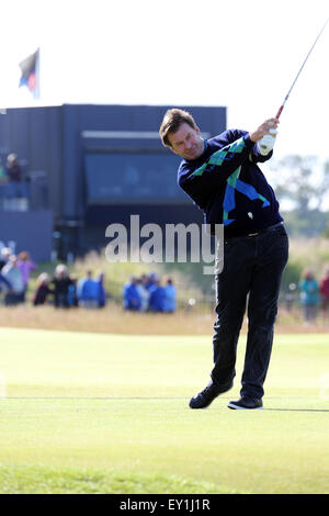 Der alte Kurs, St Andrews, Fife, Schottland. 15. Juli 2015. Nick Faldo England Aufnahmen während einer Praxis runden die 144. British Open Championship auf dem Old Course, St Andrews in Fife, Schottland. © Aktion Plus Sport/Alamy Live-Nachrichten Stockfoto