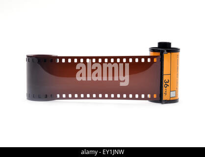 35 mm Filmpatrone auf weißem Hintergrund Stockfoto
