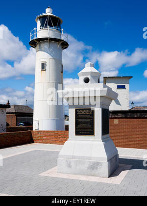 Hartlepool-Denkmal zum Gedenken an die Opfer im 1. Weltkrieg deutsche Bombardement am 16. Dezember 1914 Heugh Leuchtturm Stockfoto