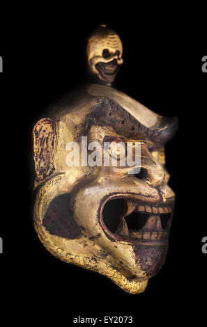 alten rituellen Holzmaske auf dunklem Hintergrund Stockfoto