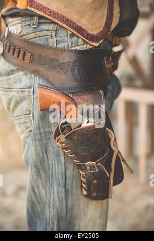 Beschnitten, Nahaufnahme von Cowboy Holster auf Wild-West-Film-Set, Fort Bravo, Tabernas, Almeria, Spanien Stockfoto