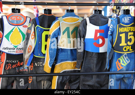 Kings Lynn, Norfolk, Großbritannien. 18.07.2015. Bunte Oldtimer Motorrad Leder zum Verkauf an Dirt Quake IV. © Becky Matthews Stockfoto