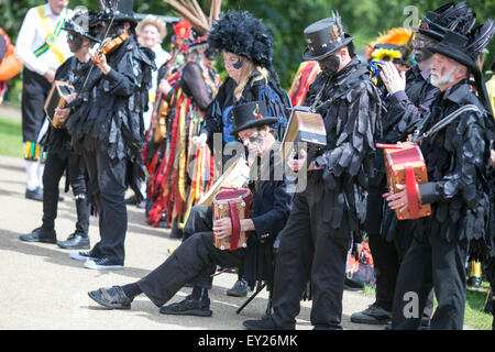 Buxton Day des Tanzes von Kapelle-En-le-Frith Morris Männer gehostet. Ein Fest der traditionellen Tänzen vom ganzen Land. Stockfoto