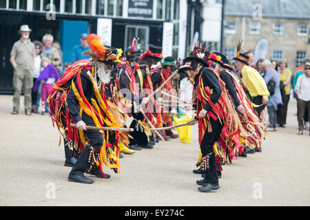 Buxton Day des Tanzes von Kapelle-En-le-Frith Morris Männer gehostet. Ein Fest der traditionellen Tänzen vom ganzen Land. Stockfoto