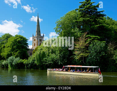 Der Fluss Avon und Holy Trinity Church in Stratford-upon-Avon, Warwickshire, England UK Stockfoto