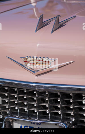 Detail der Pink Cadillac ausgestellten Oldtimer Veranstaltung am Poole Quay, Dorset, Großbritannien im Juli Stockfoto