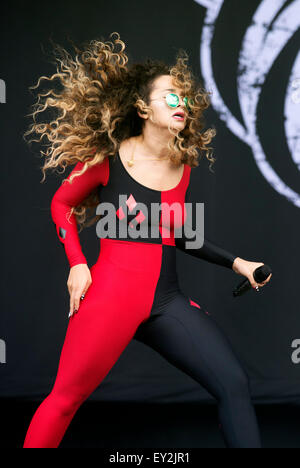 STRATHALLAN, Vereinigtes Königreich - 12 Juli: Ella Eyre führt auf der Hauptbühne auf dem T In The Park Festival Strathallan Schloss Stockfoto