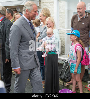 Padstow, Cornwall, UK. 20. Juli 2015. Der Herzog und die Herzogin von Cornwall ab ihren jährlichen Besuch in das Herzogtum in Padstow. Bildnachweis: Simon Maycock/Alamy Live-Nachrichten Stockfoto