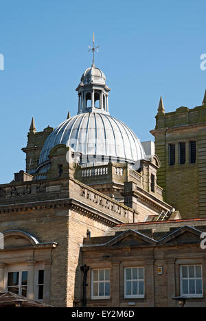 Dachdetail des Royal Baths Gebäudes, heute chinesische Restaurantarchitektur Harrogate North Yorkshire England Großbritannien Großbritannien Großbritannien Großbritannien Großbritannien Großbritannien Großbritannien Großbritannien Großbritannien Großbritannien Großbritannien Großbritannien Großbritannien Großbritannien Großbritannien Stockfoto