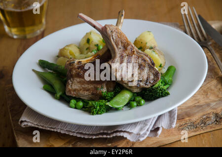 Lenguado Lammkoteletts Stockfoto