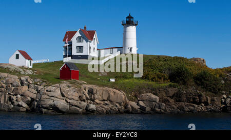 Cape Neddick Lighthouse / Nubble Light, Cape Neddick, York Beach, York, Maine, Vereinigte Staaten von Amerika Stockfoto