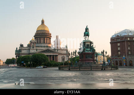 St. Isaak Kathedrale und Nicolas Stockfoto