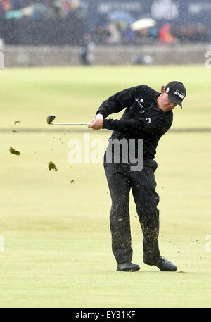 Alten Kurs, St Andrews, Fife, Schottland. 20. Juli 2015. USAS Phil Mickelson am 18. Loch während der vierten und letzten Runde der 144. Open Championship in The Old Course am 20. Juli 2015 Credit: Action Plus Sport/Alamy Live News Stockfoto