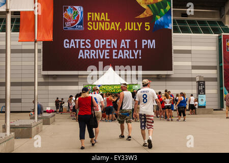 Die amerikanischen Fans im BC Place Stadium der Ankunft in Vancouver für die Frauen-WM Finale zwischen Japan und den USA Stockfoto