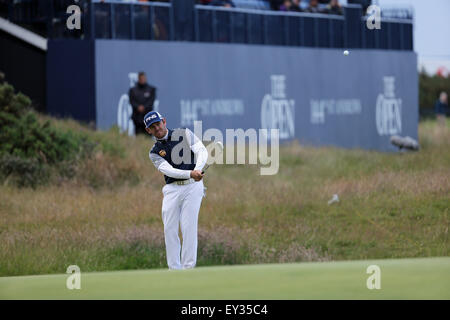 Alten Kurs, St Andrews, Fife, Schottland. 19. Juli 2015. Louis Oosthuizen von Südafrika in Aktion auf dem 17. Loch während der dritten Runde der 144. British Open Championship auf dem Old Course, St Andrews, Fife, Schottland. Bildnachweis: Aktion Plus Sport/Alamy Live-Nachrichten Stockfoto